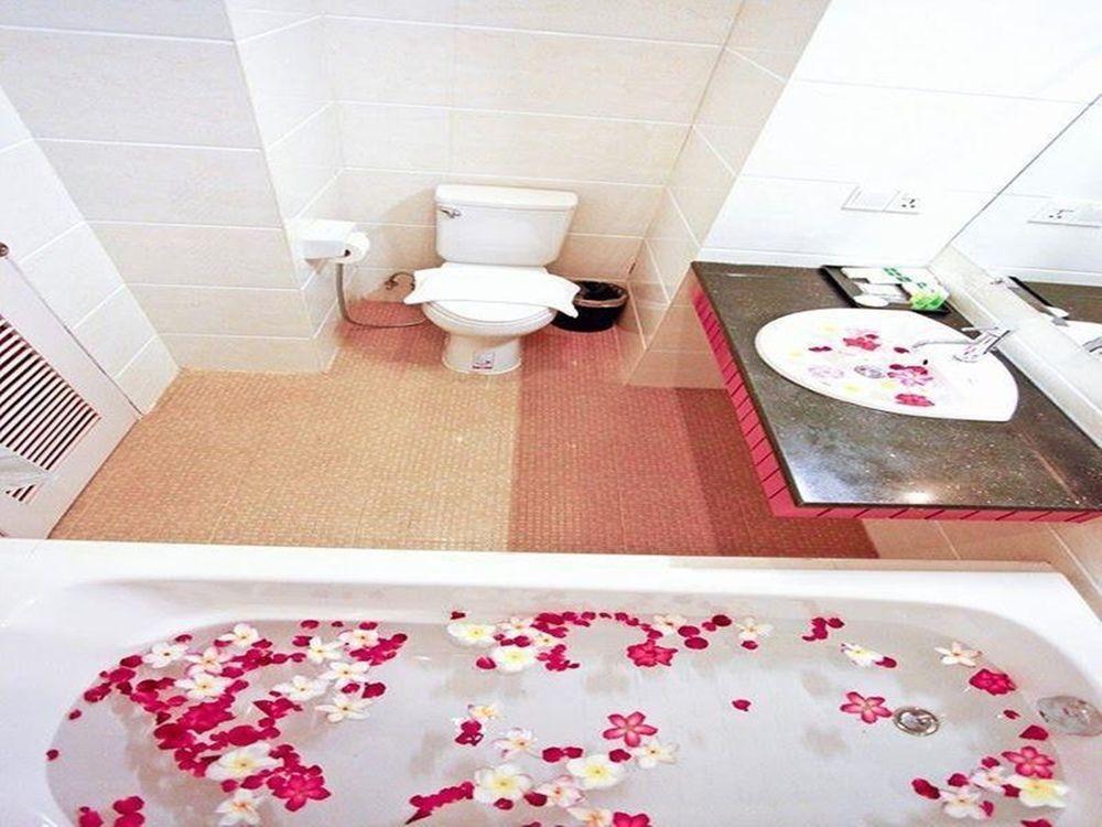 The Hotel 3*