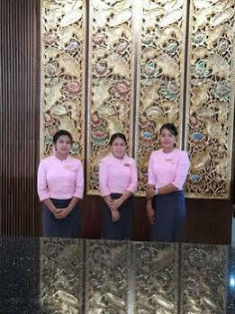 Hotel The 3*