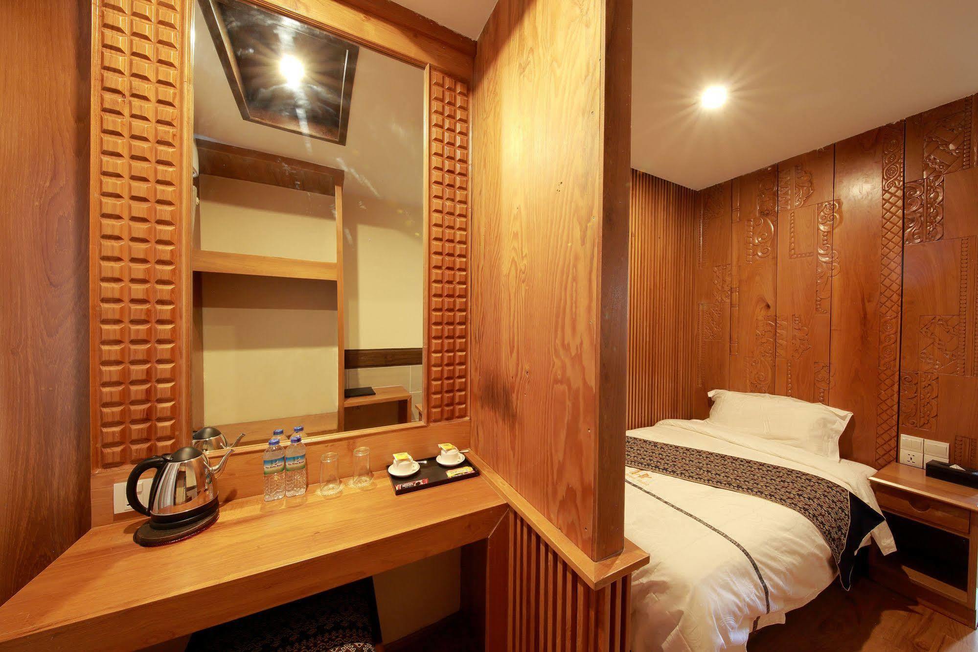 The Hotel 3*