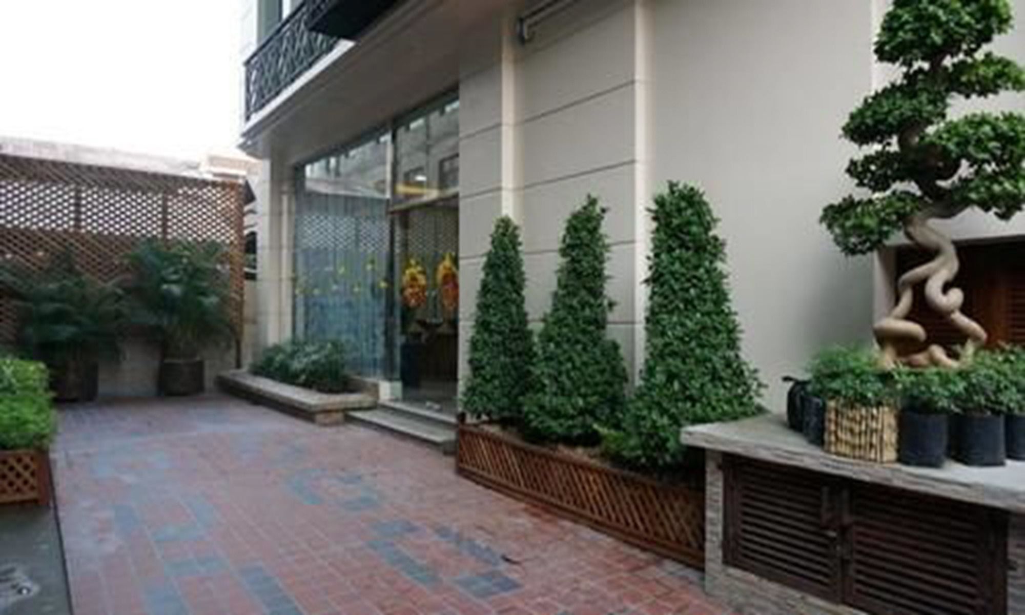 The Hotel Mandalay