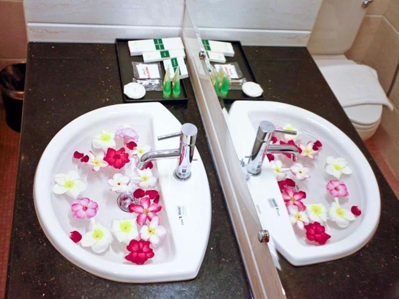 The Hotel 3*