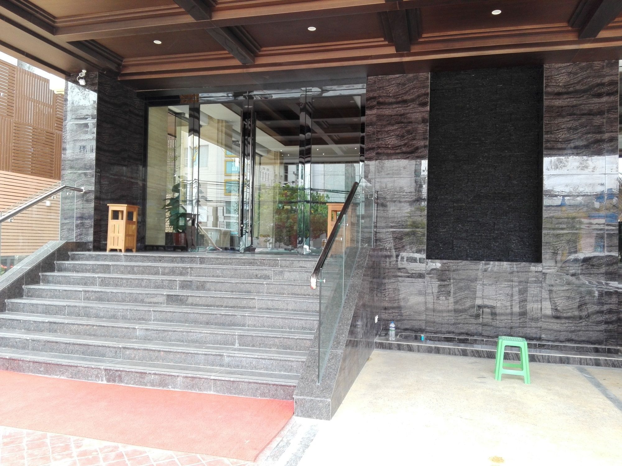 The 3* Mandalay